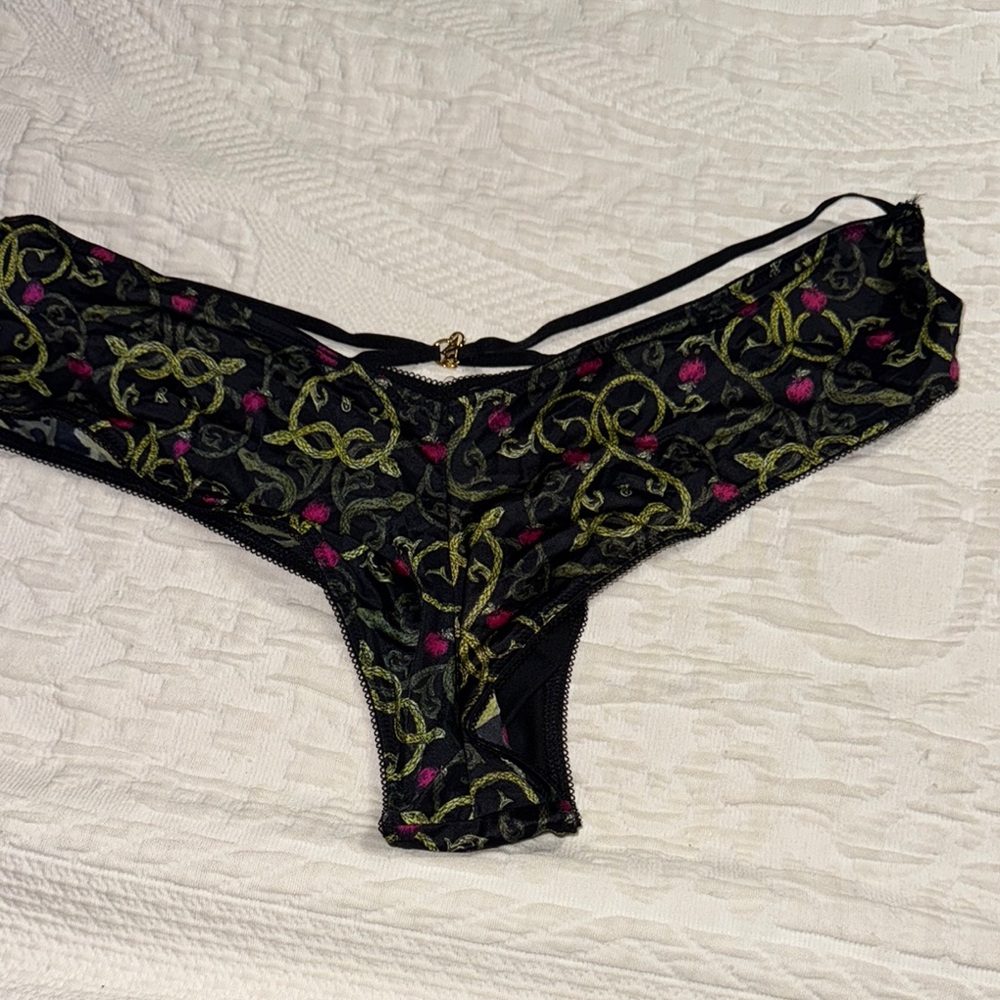 Victoria's Secret Black and Green Lace Panties